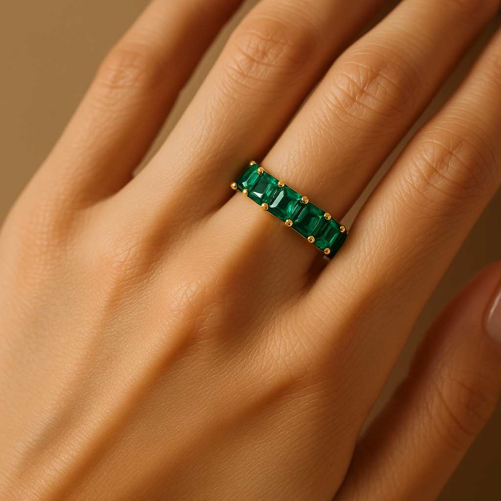 Elegant Green Emerald Cut Gold Ring