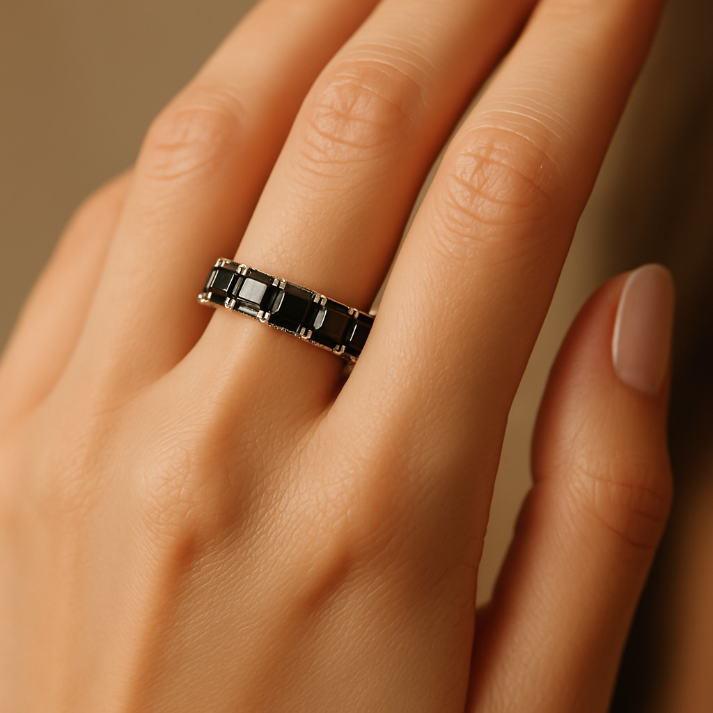 Elegant Black Onyx Silver Band Ring